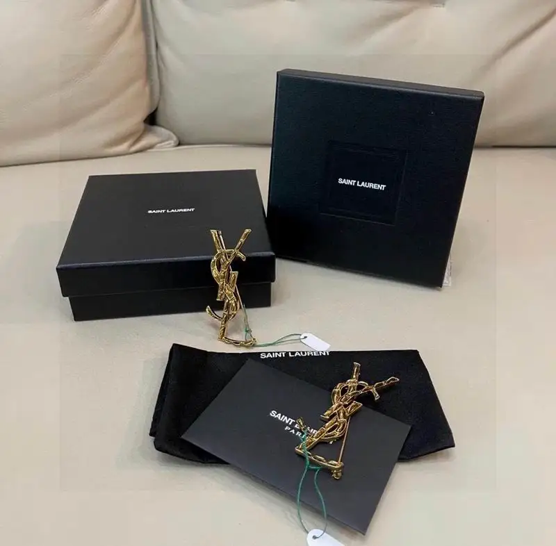 YSL Brooch 9lyr28 (9)